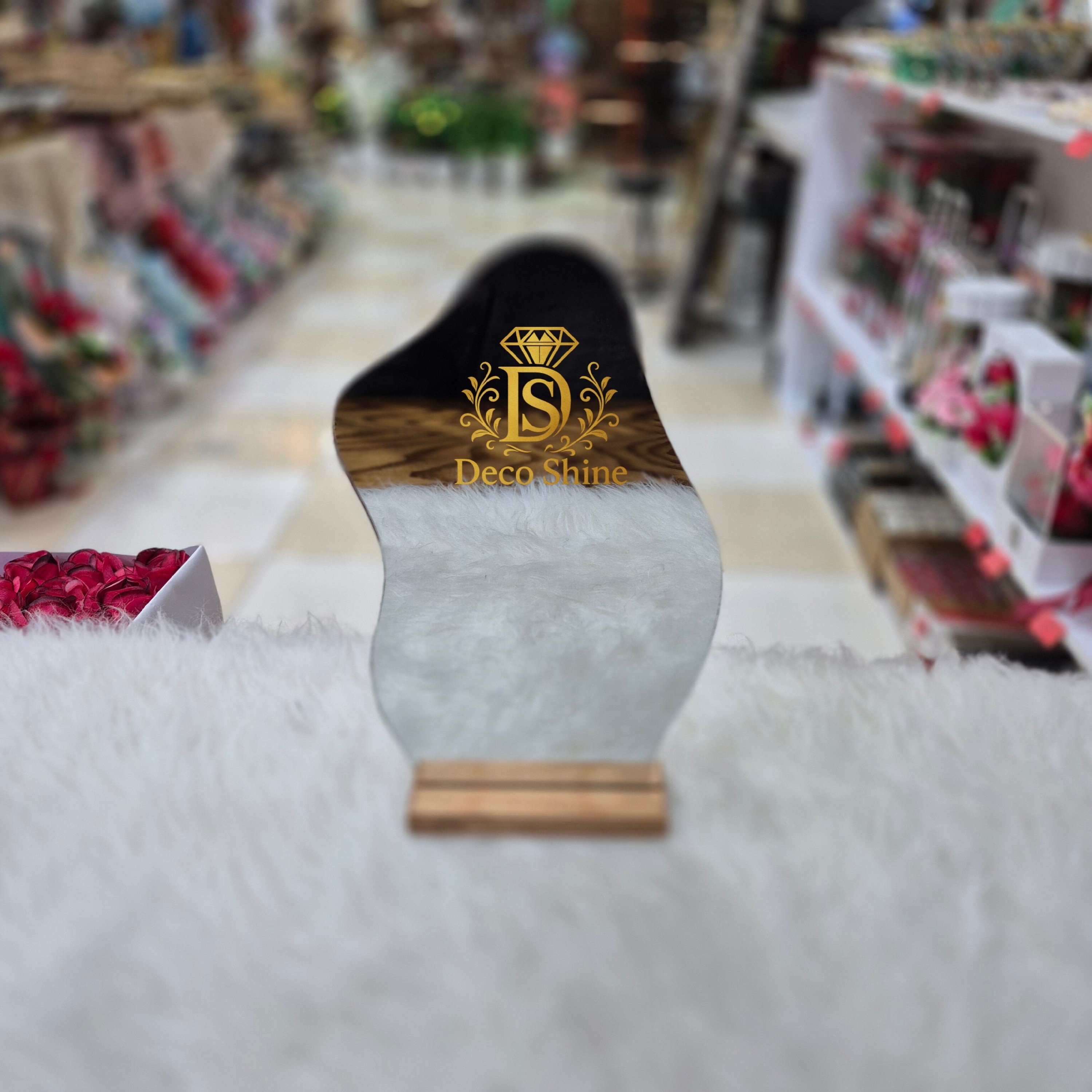 آینه رومیزی دفرمه پایه چوبی (آینه دکوری شیک)